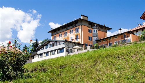 Aparthotel Residenza Bagni & Miramonti Cavalese Zewnętrze zdjęcie
